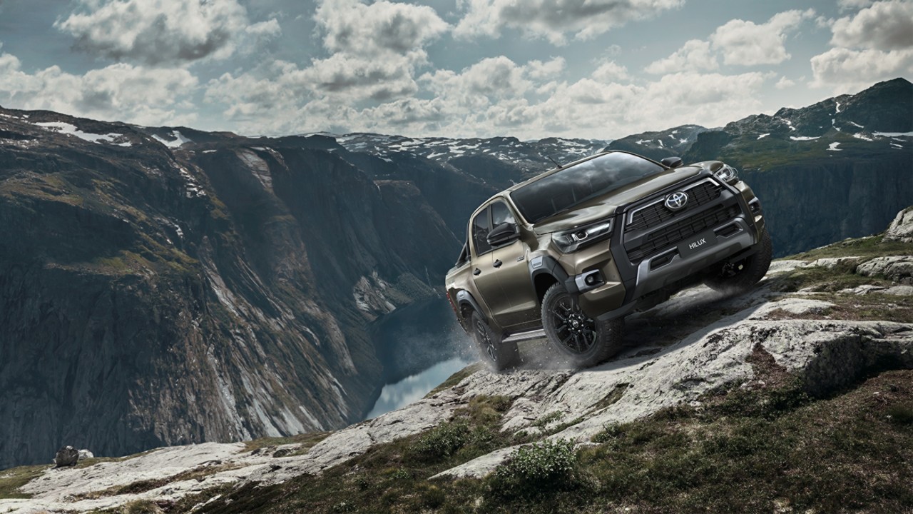 1600x900_Hilux-1